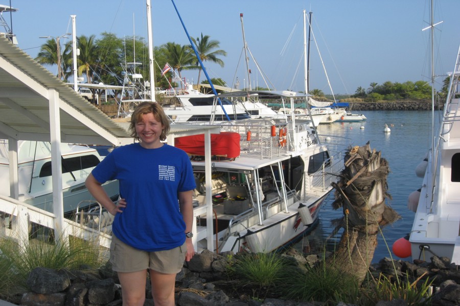 ../image/julie at kona honu dock 2.jpg